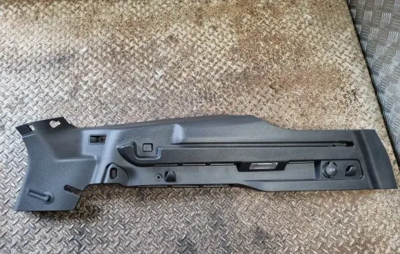 Trunk/boot side trim panel
