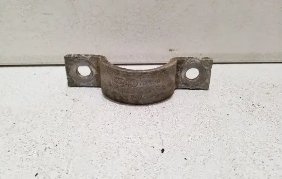 Volkswagen Touareg II Sway bar bush bracket, rear 7L8511418