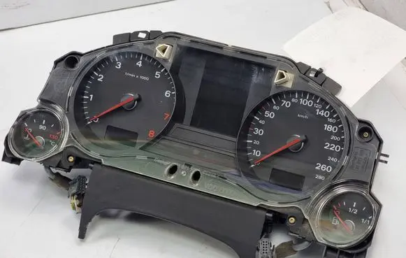 Audi A8 S8 D3 4E Speedometer (instrument cluster)