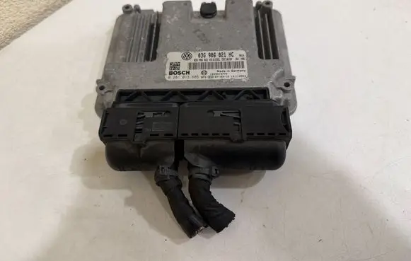 Volkswagen Golf Plus Engine control unit/module 03G906021HC