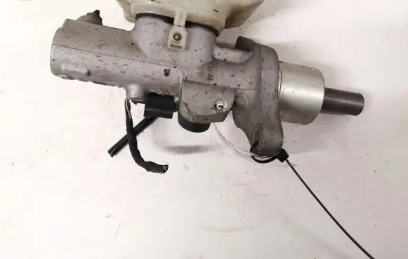 Master brake cylinder