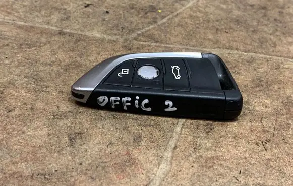 BMW 2 F46 Ignition key/card 9317145