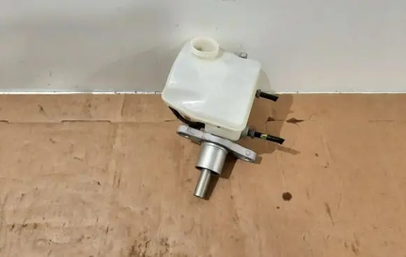 Volvo S90, V90 Master brake cylinder 31381417