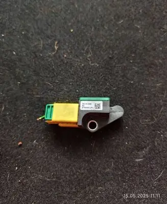 Skoda Superb B6 (3T) Airbag deployment crash/impact sensor 8K0973323S