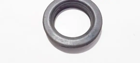 Hyundai i30 Coil spring mount 