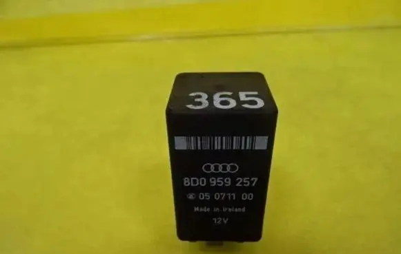 Audi A6 S6 C4 4A Other relay 8D0959257 05071100