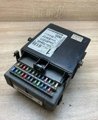 Renault Espace - Grand espace IV Fuse module 8200004201E 18038557 PBAJ