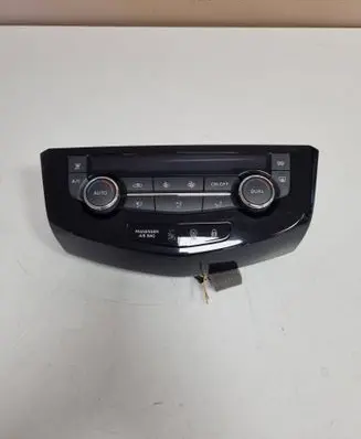 Nissan Qashqai Climate control unit 275004EA1A 2016317 T907771D