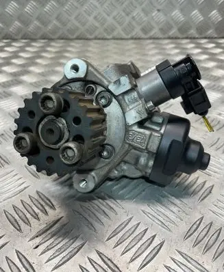Audi A6 S6 C7 4G Fuel injection high pressure pump 03L130755AC 0445010529