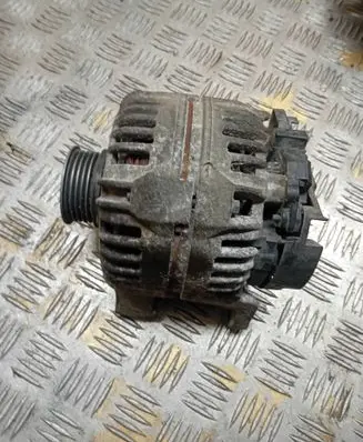 Opel Corsa D Generator/alternator 0124425010 13143128