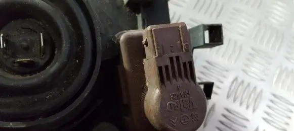 Headlight level adjustment motor