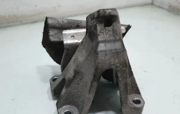 Audi A5 8T 8F Engine mounting bracket 8K0199307AQ