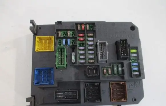 Peugeot 508 Central body control module 9665547580