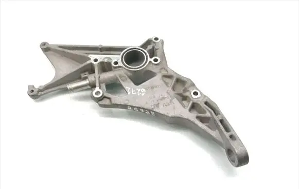 Volkswagen Polo V 6R Intercooler pipe mounting bracket 04B145841B