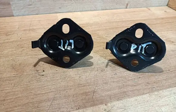 Volvo V40 Rear door lock loop/hook striker 30734418