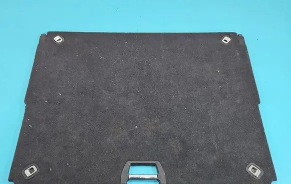 Trunk/boot floor carpet liner