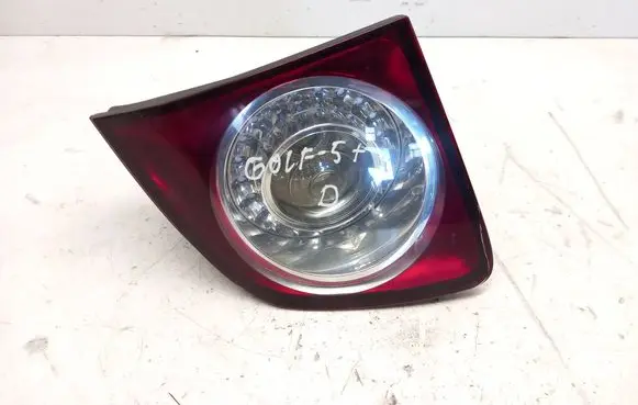 Tailgate rear/tail lights