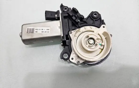 Audi A8 S8 D4 4H Front door soft close latching motor 4F0837060