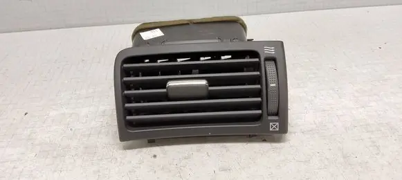 Toyota Avensis T250 Dashboard side air vent grill/cover trim TS0P5 8221