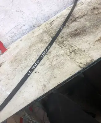 Volkswagen Touran II Windshield trim 1T0854328E