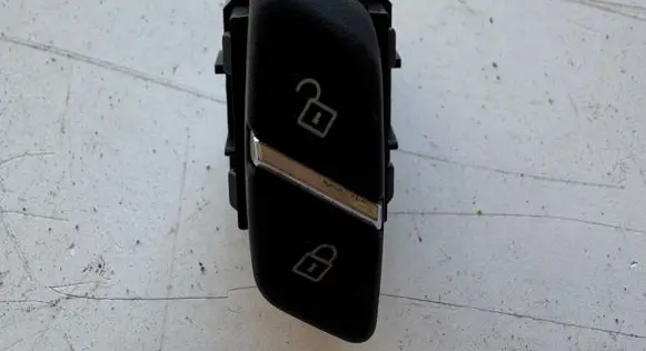 BMW X3 F25 Central locking switch button 6801354