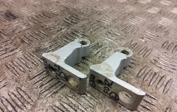 Skoda Yeti (5L) Rear door hinge set 8K0831401A