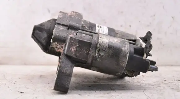 Renault Clio IV Starter motor 233007970R