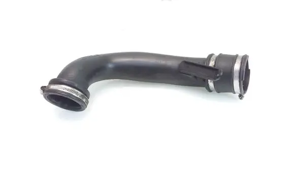 Volvo V70 Turbo air intake inlet pipe/hose 6896526