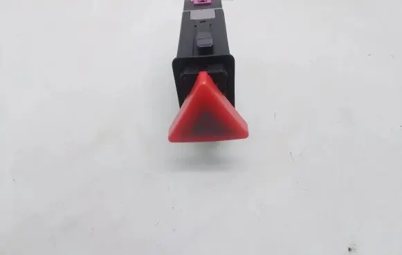 Skoda Octavia Mk1 (1U) Hazard light switch