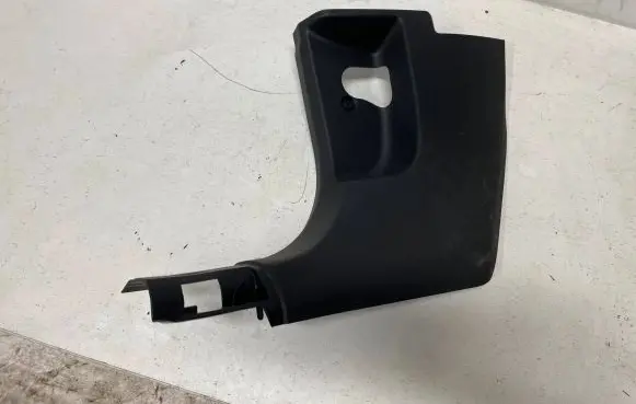 Foot area side trim