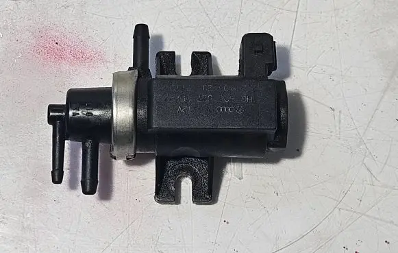 Volkswagen II LT Turbo solenoid valve 1H0906627