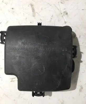 Iveco Daily 6th gen Fuse box cover 5801393356