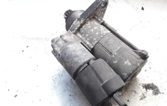 Volkswagen Golf V Starter motor 911023D
