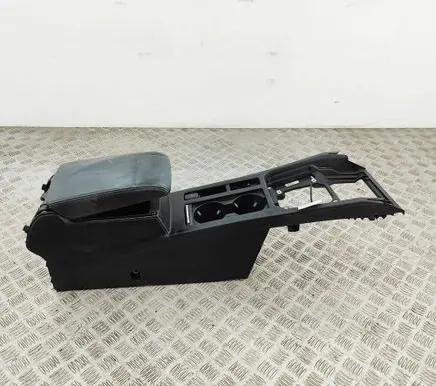 Volkswagen PASSAT B8 Center console 3G2863241C