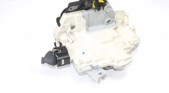 Audi A4 S4 B7 8E 8H Front door lock 8E2837016AA
