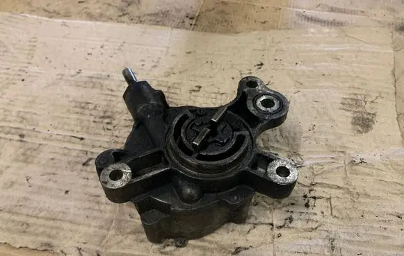 Peugeot 407 Vacuum pump D1651A 2610P