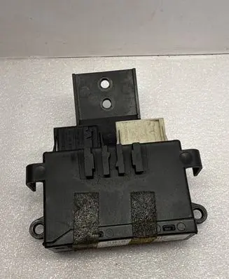 BMW 3 E46 Wing mirror control module 6913364