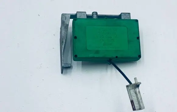 Volvo XC70 Aerial antenna amplifier 30679286