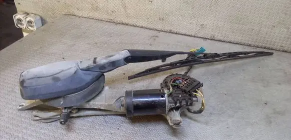 Mercedes-Benz E W210 Front wiper linkage and motor 0390241420 0580009281