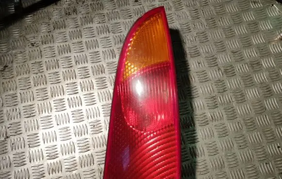 Ford Focus Rear/tail lights XS4113404