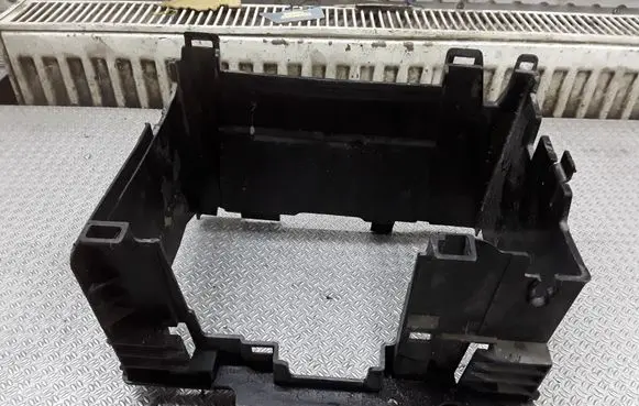 Battery box tray