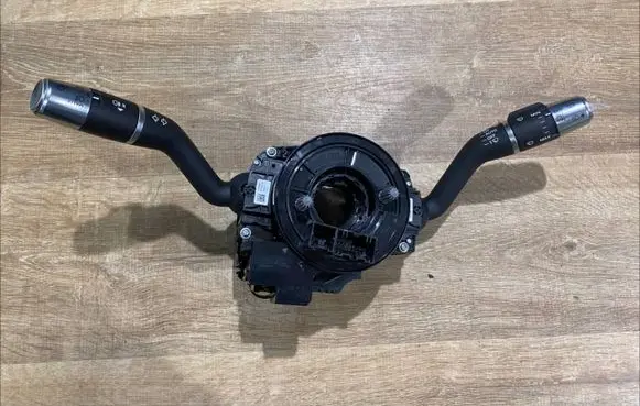Steering wheel axle set