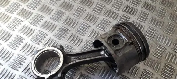 KIA Carnival Piston with connecting rod C36