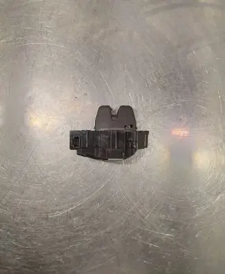 Peugeot 308 SW Loading door lock 9671153780