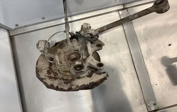 Nissan Murano Z50 Rear wheel hub spindle/knuckle 