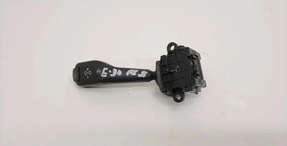 BMW 5 E39 Indicator stalk 8363668 01104010