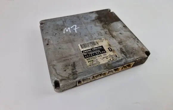 Toyota Corolla Verso E121 Engine control unit/module 896610F090 175800 MB1758007615