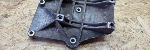 Volkswagen PASSAT B5 A/C compressor mount bracket 028260885A 523940