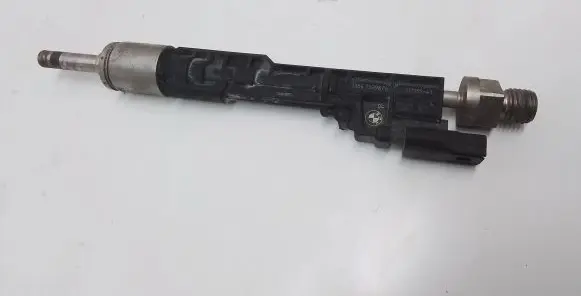 BMW 7 F01 F02 F03 F04 Fuel injector 7599876