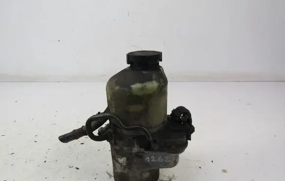 Opel Astra H Power steering pump 